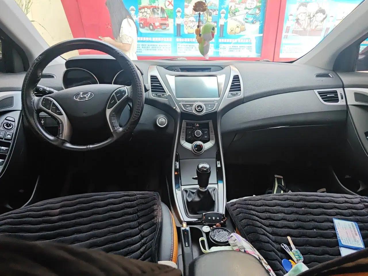 Hyundai Elantra (5th Generation / Langdong) 2016 1.6L Manual Luxury Model — миниатюра 6