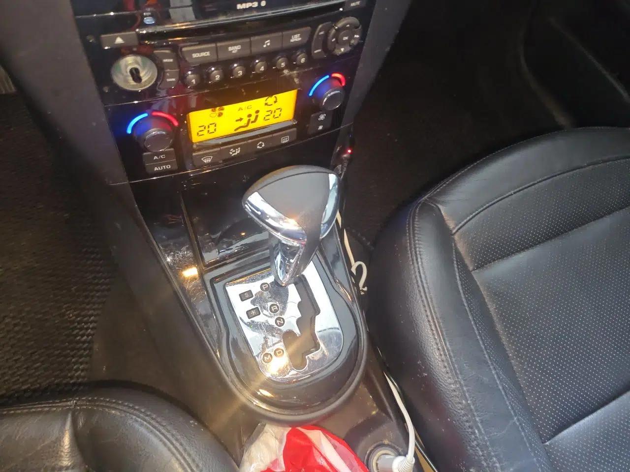 Citroen C-Quatre 2012 Sedan 2.0L Automatic Prestige Model — миниатюра 14