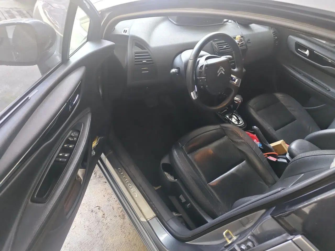 Citroen C-Quatre 2012 Sedan 2.0L Automatic Prestige Model — миниатюра 16