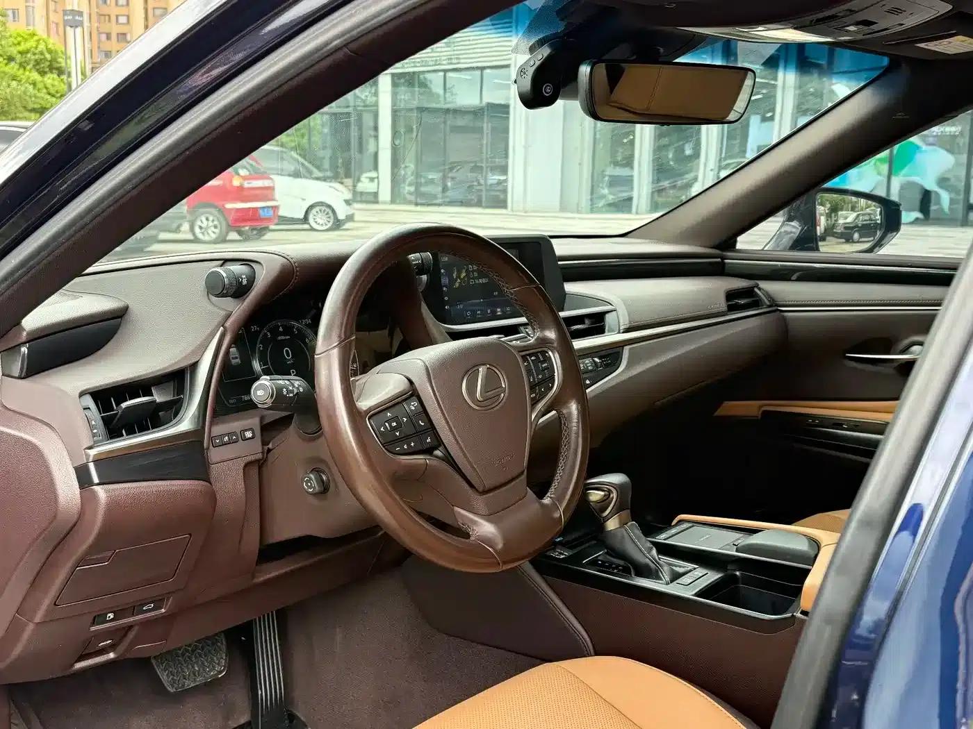 Lexus ES 2021 Model 200 Premium Edition — миниатюра 14