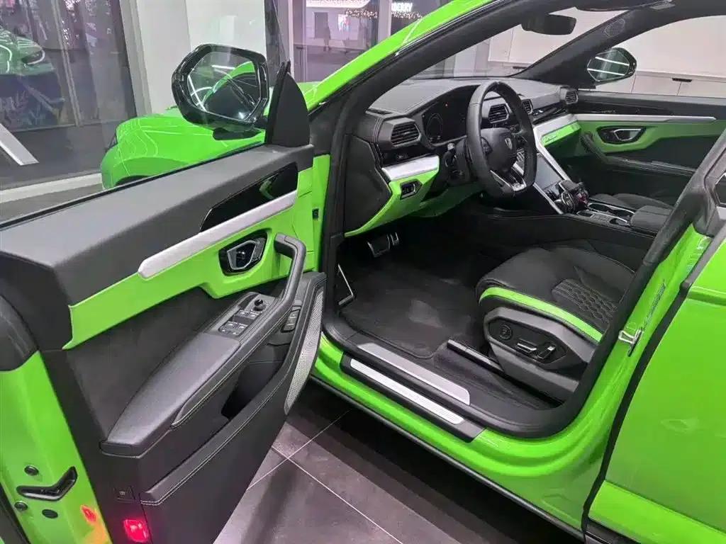2023 Urus 4.0T V8 S — миниатюра 4