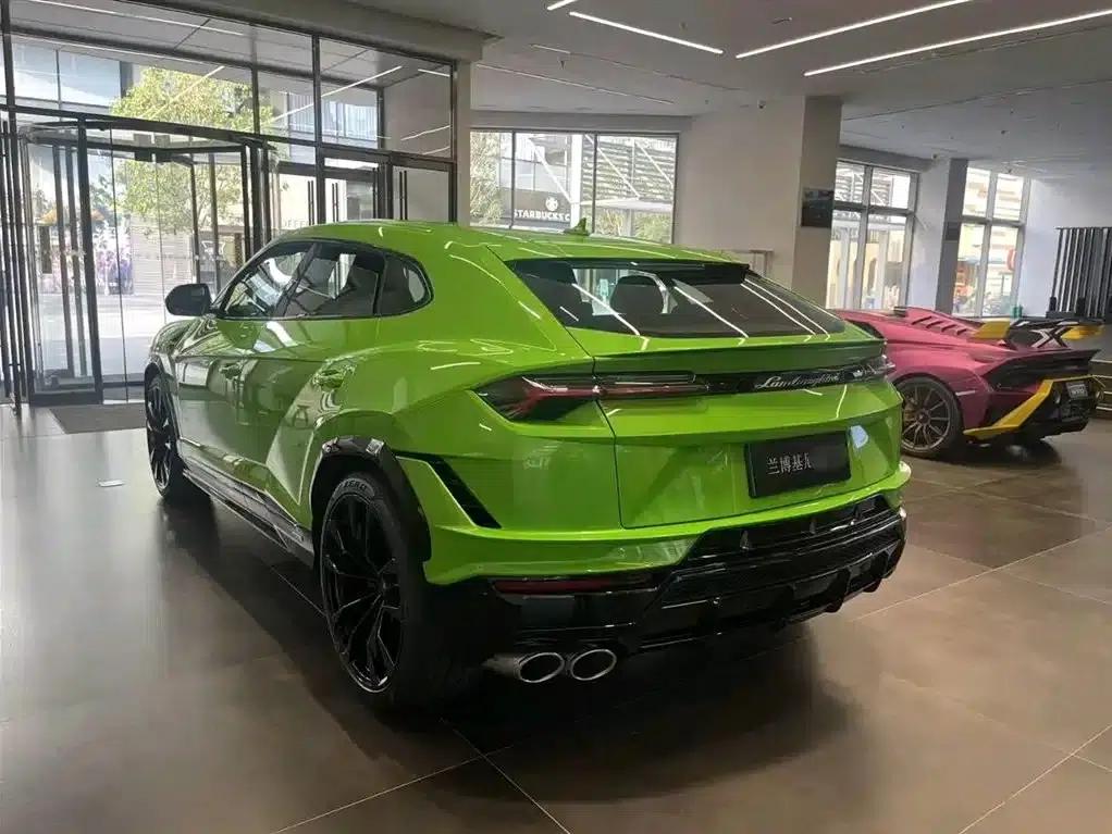 2023 Urus 4.0T V8 S — миниатюра 8