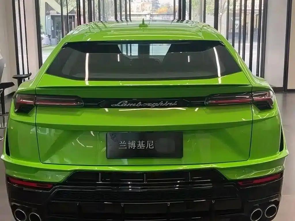 2023 Urus 4.0T V8 S — миниатюра 9