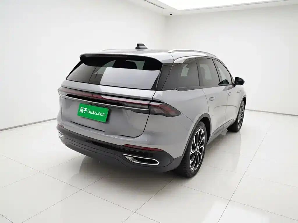 Navigator 2023 2.0T AWD Premium Edition — миниатюра 6