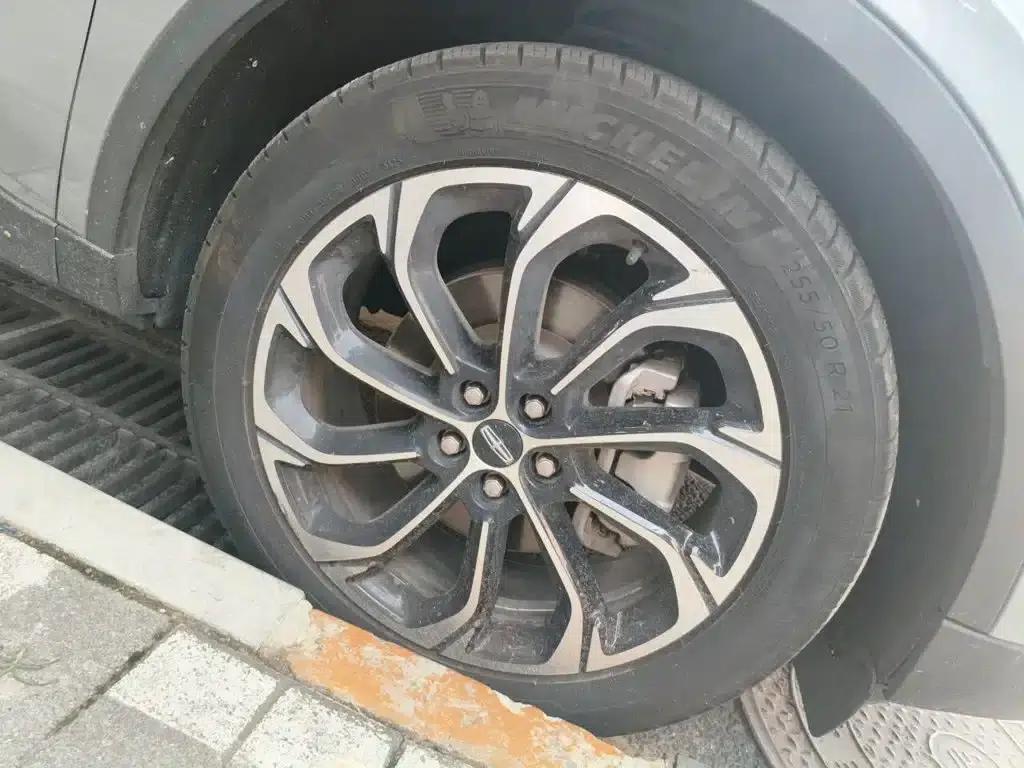 Navigator 2023 2.0T AWD Premium Edition — миниатюра 8