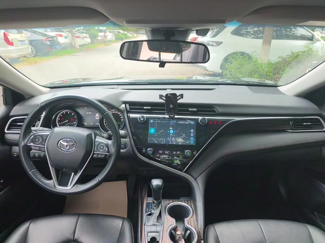 Toyota Camry 2019 Revised Version 2.5G Luxury Edition — миниатюра 12