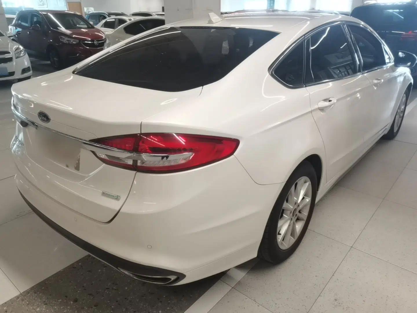 Ford Mondeo 2018 EcoBoost 180 Fashion Edition — миниатюра 6