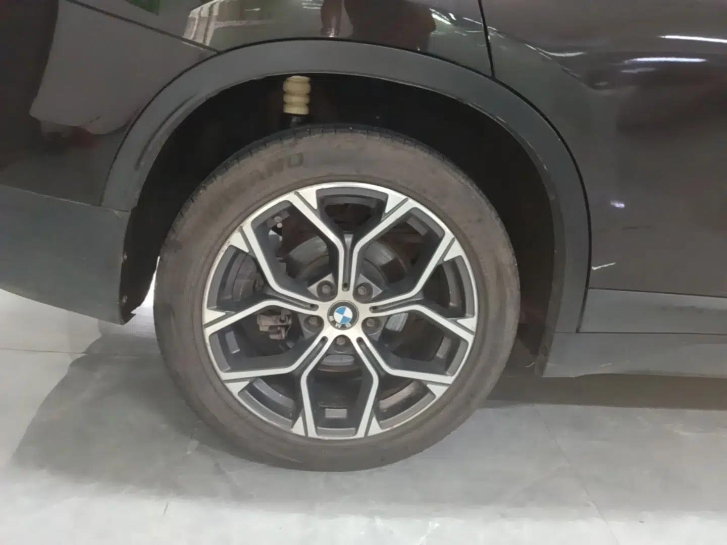 BMW X1 2020 sDrive25Li Leading Model — миниатюра 11