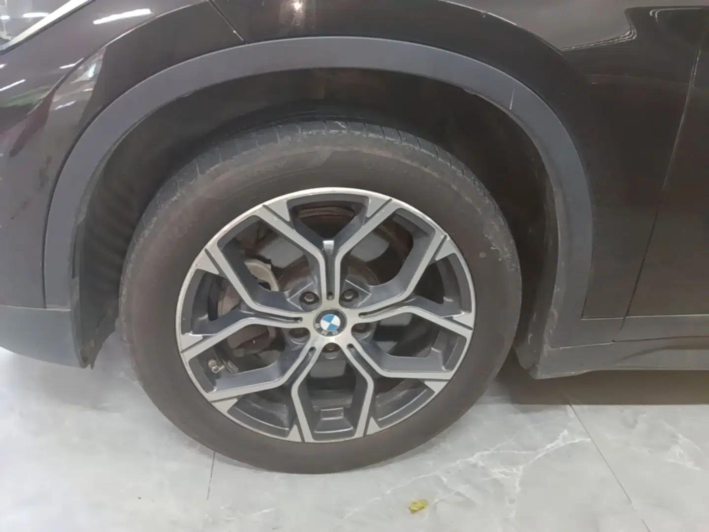 BMW X1 2020 sDrive25Li Leading Model — миниатюра 15