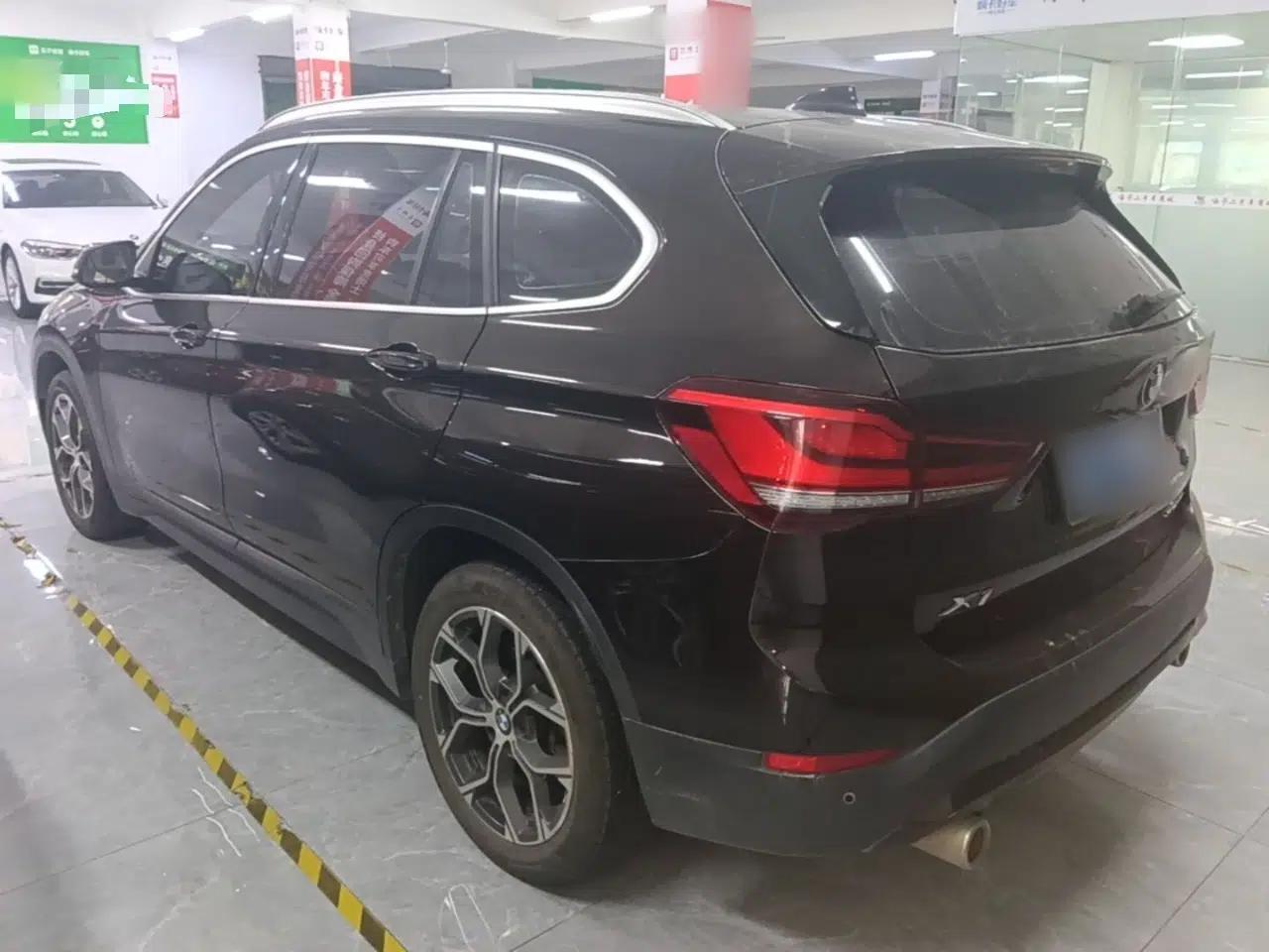 BMW X1 2020 sDrive25Li Leading Model — миниатюра 4