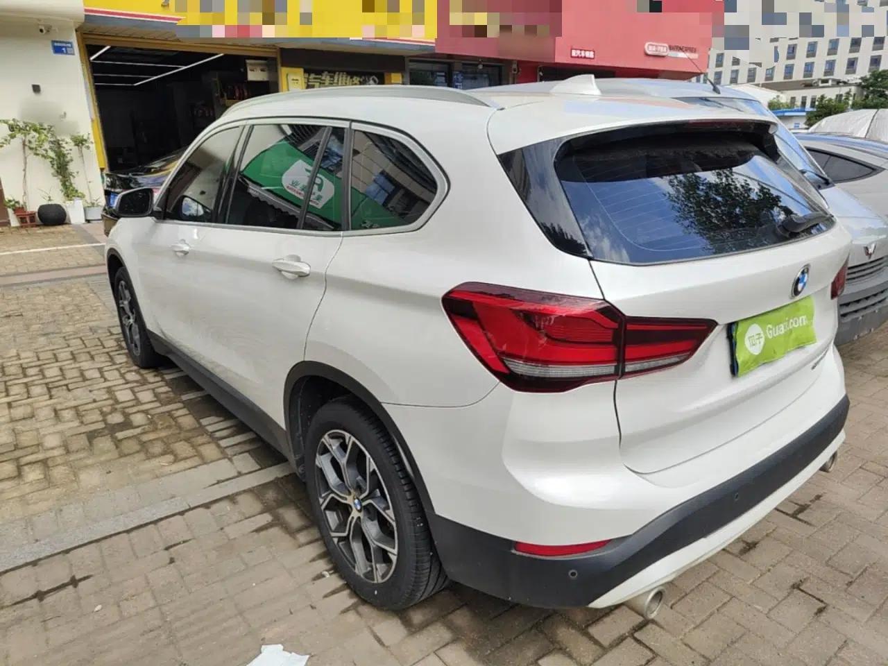 BMW X1 2020 sDrive25Li Leading Model — миниатюра 4
