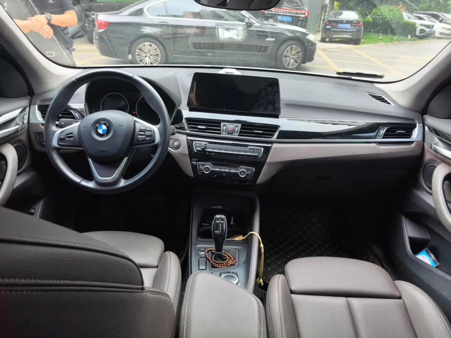 BMW X1 2020 sDrive25Li Leading Model — миниатюра 9