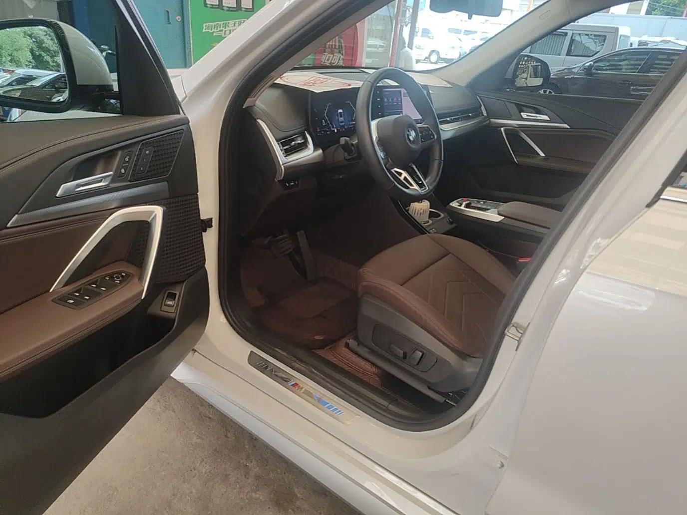 BMW X1 2023 sDrive25Li M Sport Package — миниатюра 18