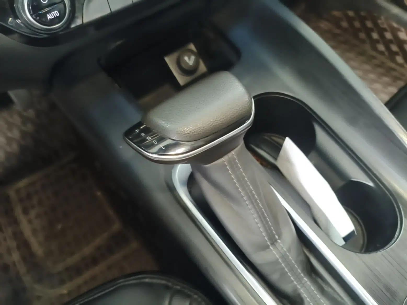 Buick Velite 6 2020 Plug-in Hybrid Connected Fashion Model — миниатюра 21