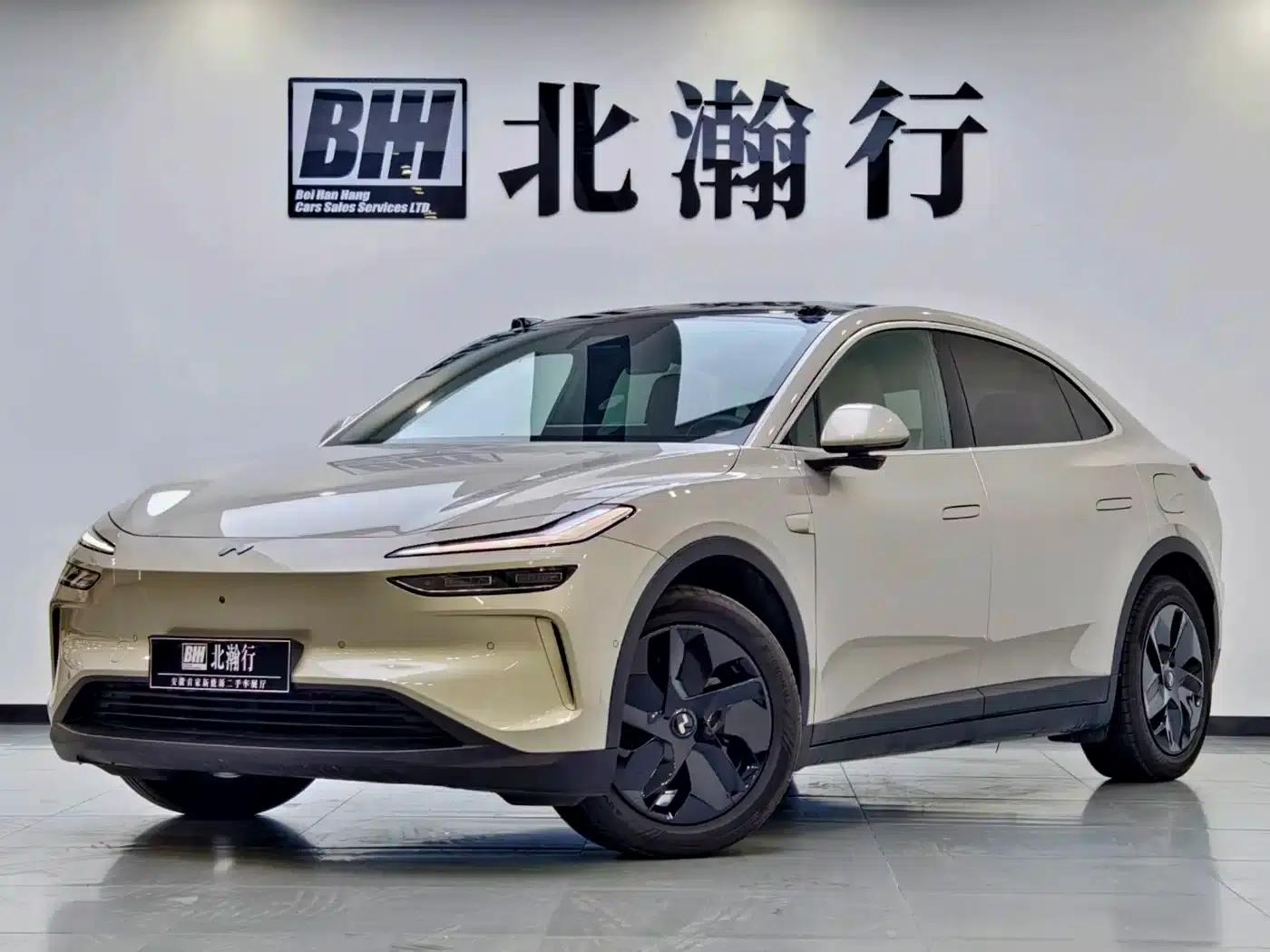 L60 2025 Model 60kWh Four-Wheel Drive — миниатюра 1