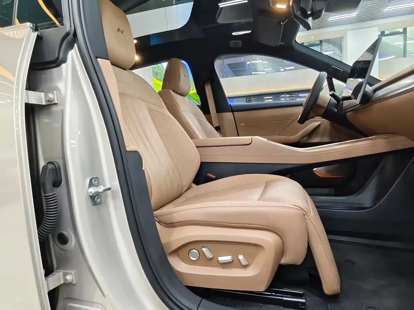 L60 2025 Model 60kWh Four-Wheel Drive — миниатюра 16