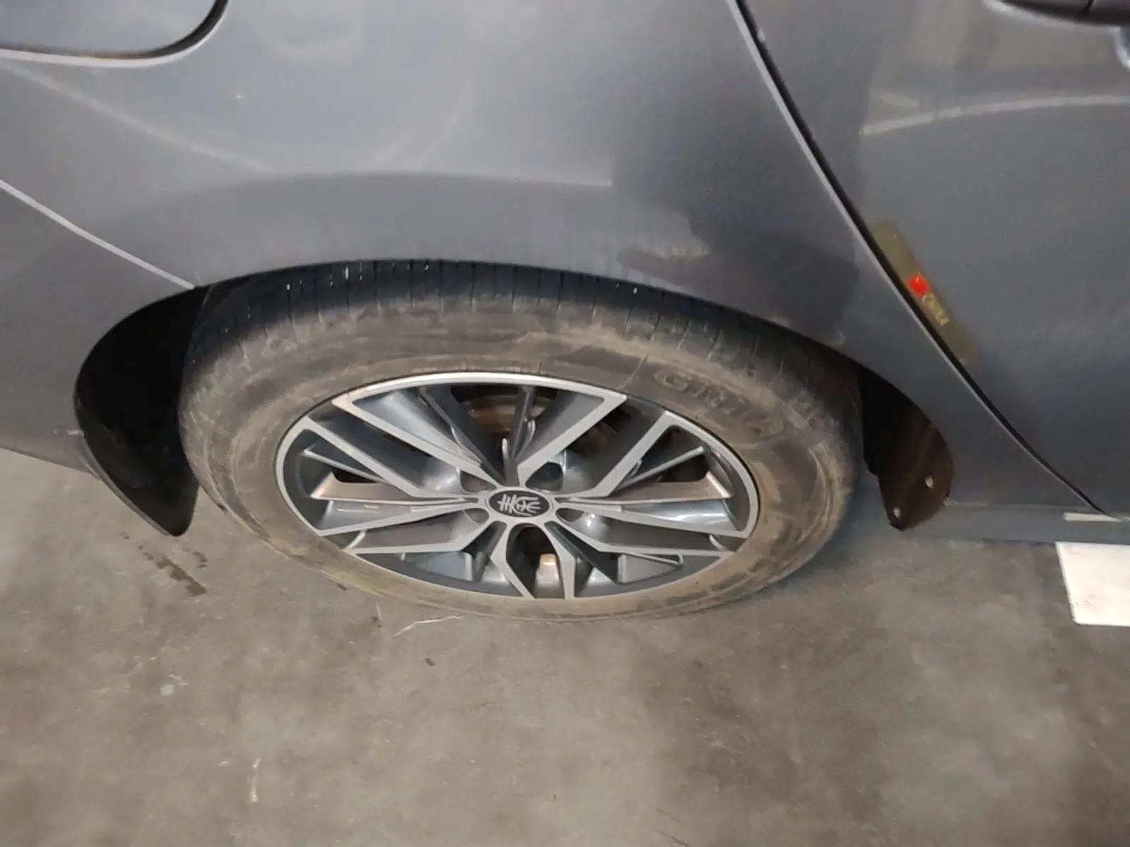 BYD Qin PLUS 2021 DM-i 55KM Flagship Model — миниатюра 11