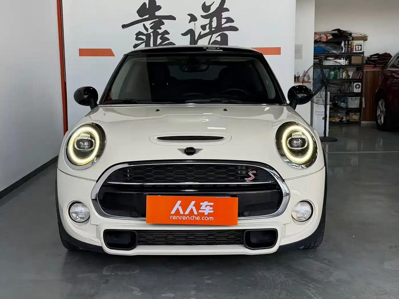 MINI 2019 2.0T COOPER S Classic — миниатюра 2