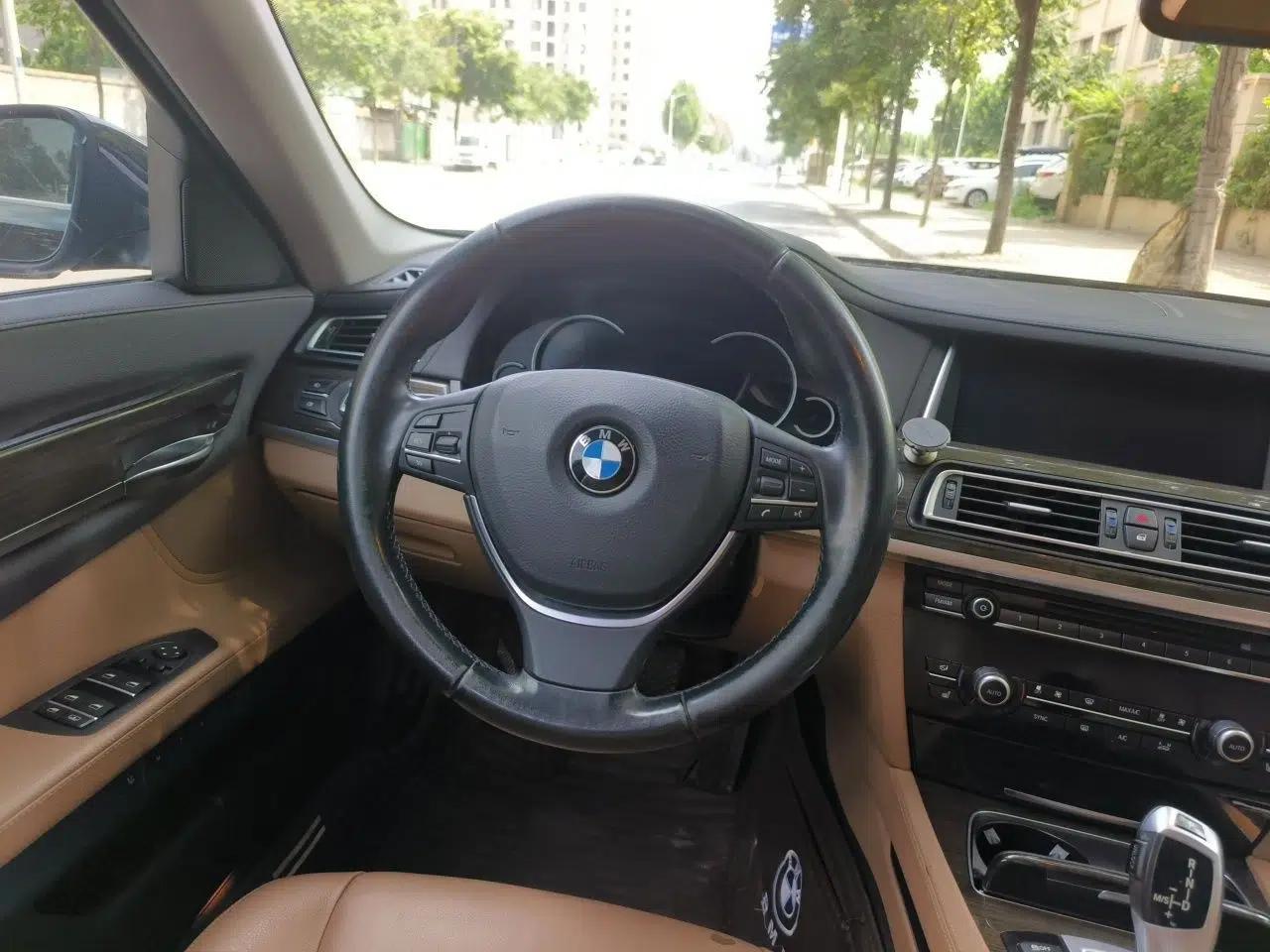 BMW 7 Series 2013 730Li Leading Model — миниатюра 10