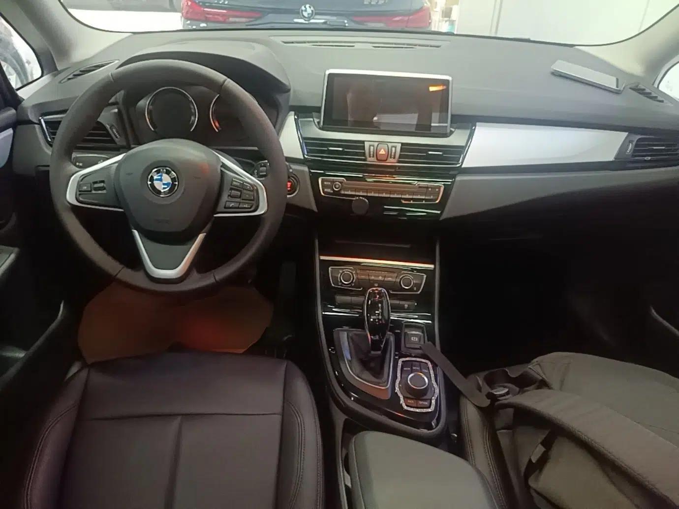 BMW 2 Series Gran Tourer 2019 220i Leading Model — миниатюра 17