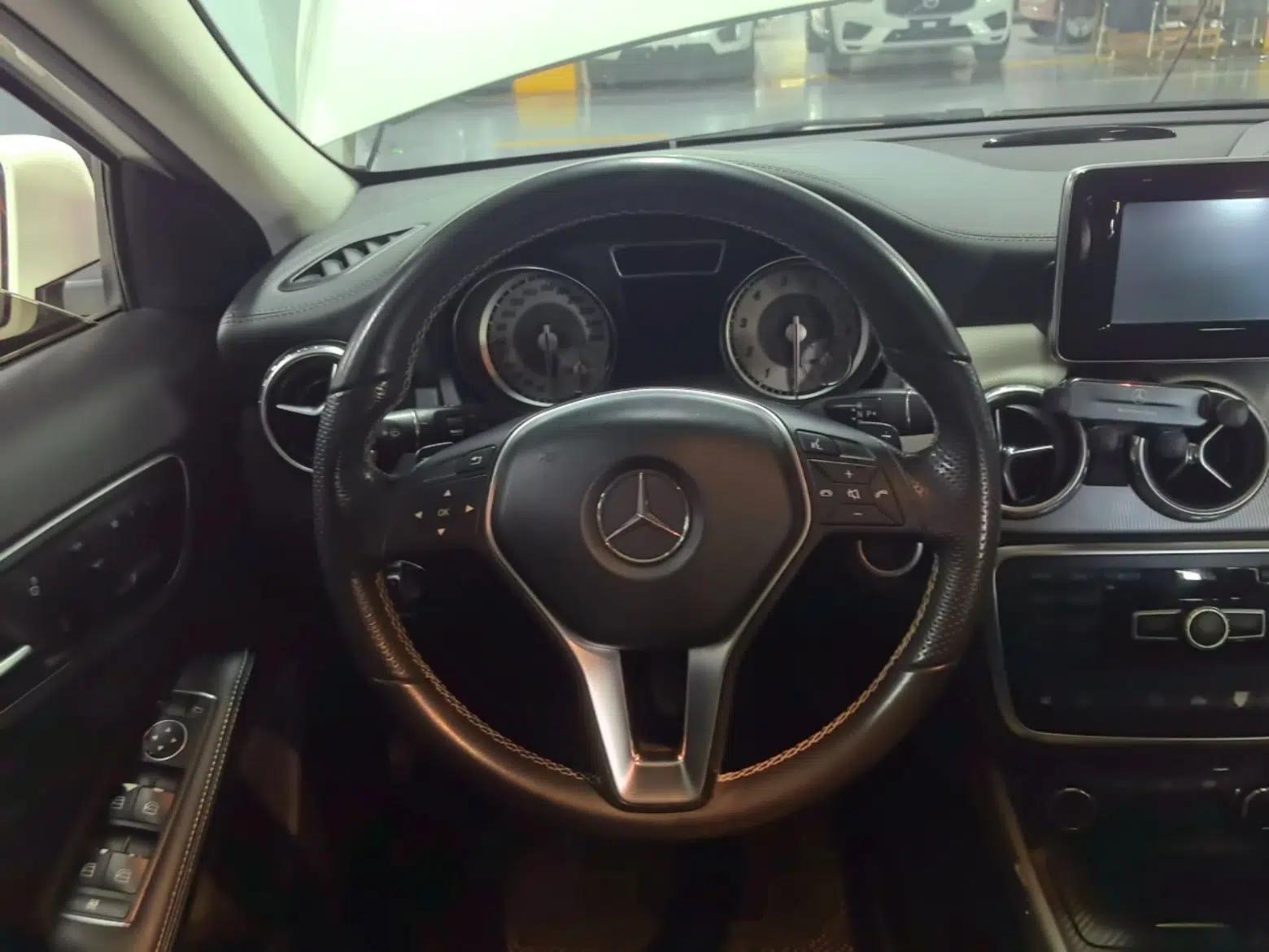Mercedes-Benz GLA 2015 GLA 220 4MATIC Fashion Model — миниатюра 18