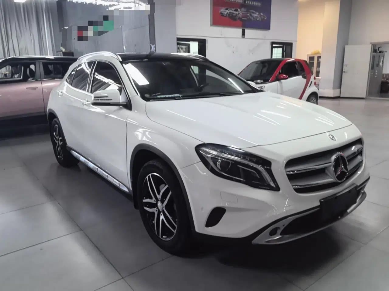 Mercedes-Benz GLA 2015 GLA 220 4MATIC Fashion Model — миниатюра 3