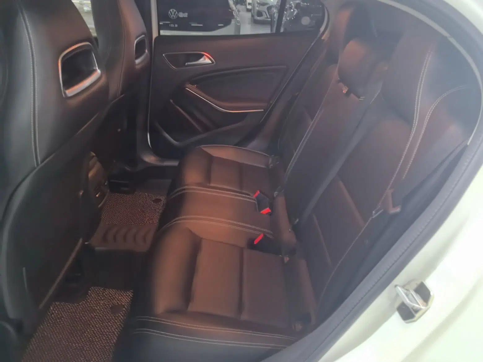 Mercedes-Benz GLA 2015 GLA 220 4MATIC Fashion Model — миниатюра 25