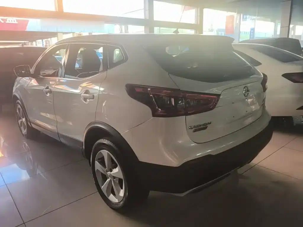 Nissan Qashqai 2019 2.0L CVT Smart Edition — миниатюра 5