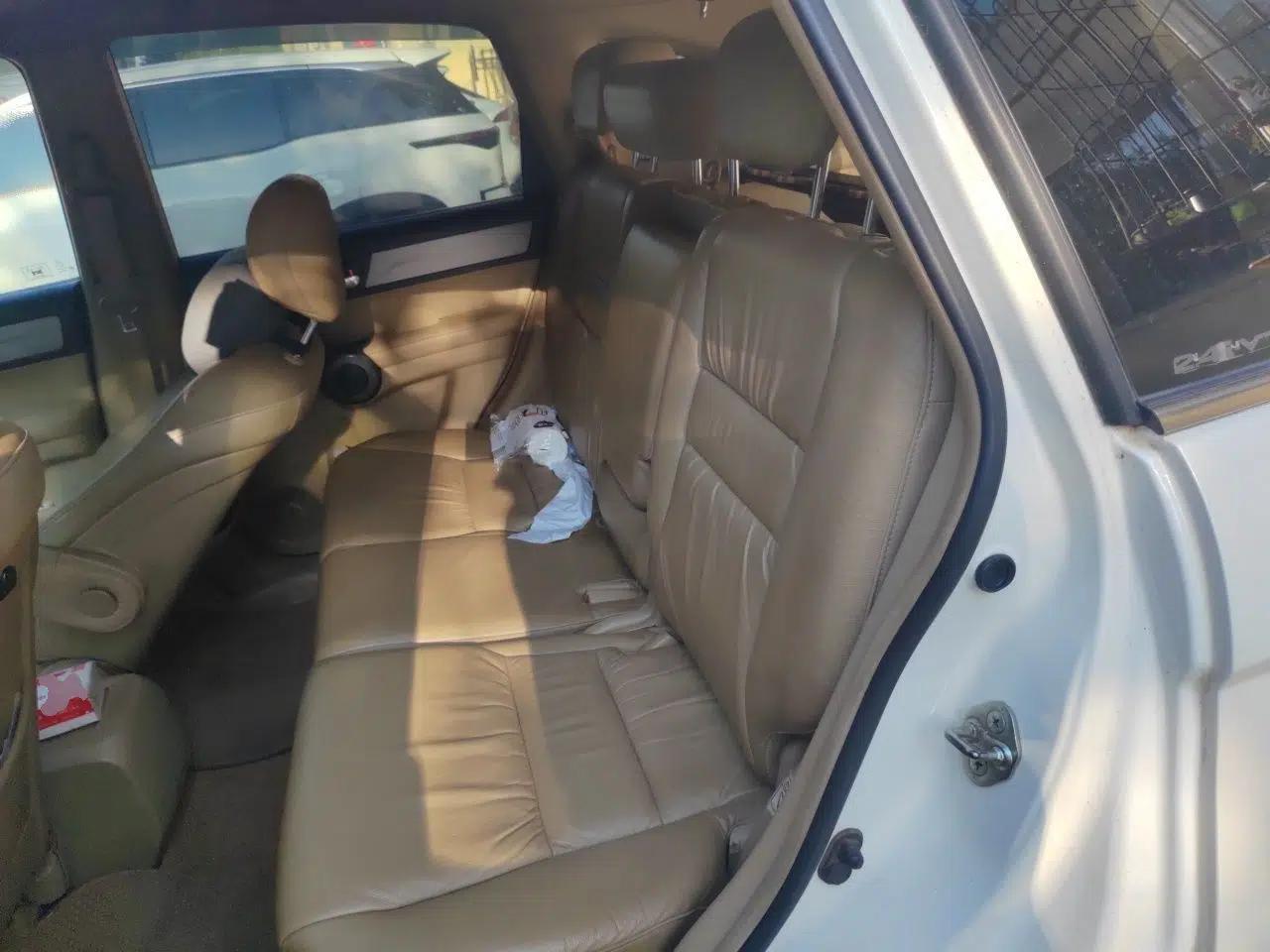 Honda CR-V 2010 2.4L automatic four-wheel drive luxury version — миниатюра 17
