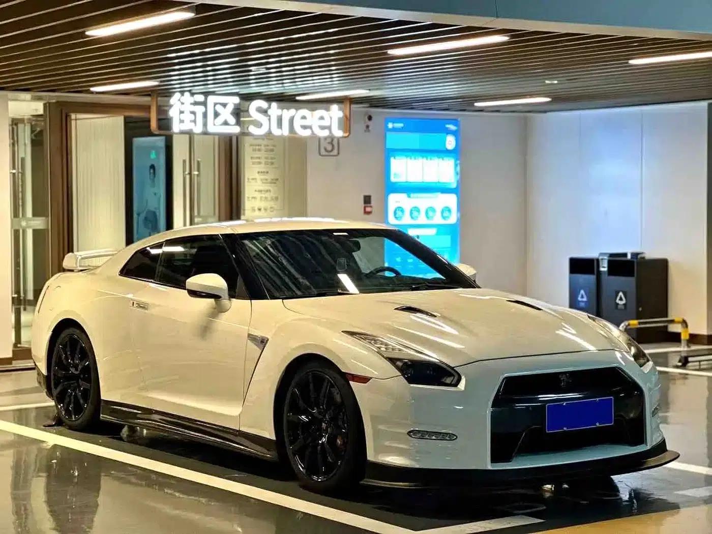 2012 Nissan GT-R 3.8T Premium Edition — миниатюра 3
