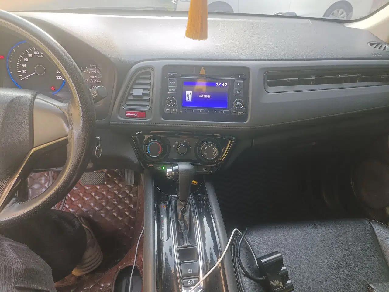 Honda Vezel 2017 1.5L CVT 2WD Comfort Model — миниатюра 13