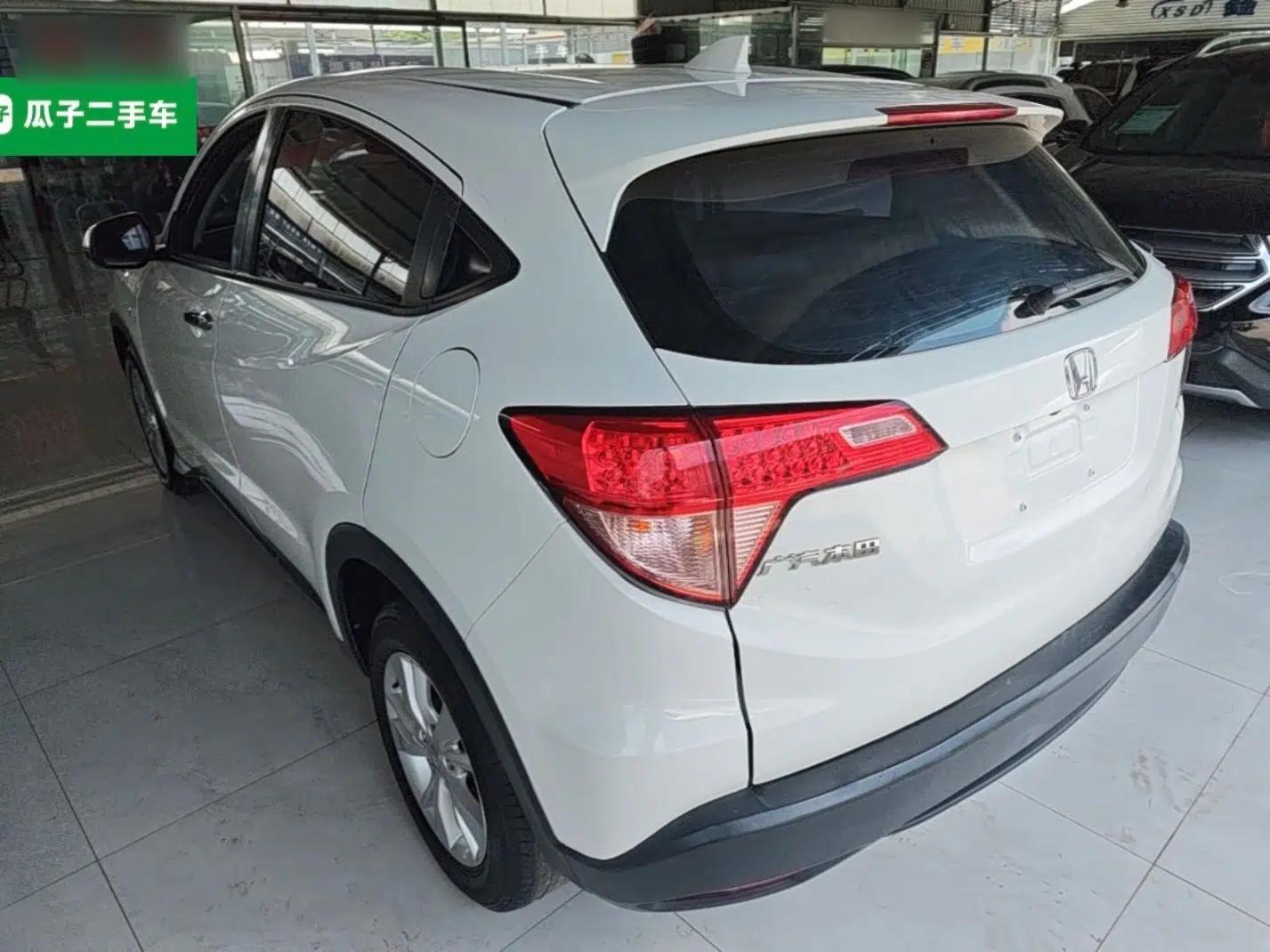 Honda Vezel 2015 1.5L CVT two-wheel drive Comfort trim — миниатюра 4