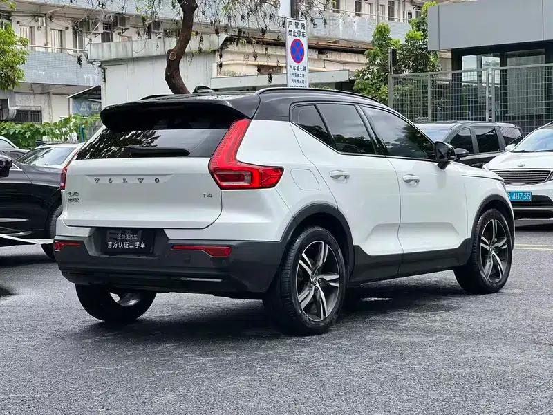 2021 Volvo XC40 T4 AWD Inscription Sport Edition — миниатюра 4