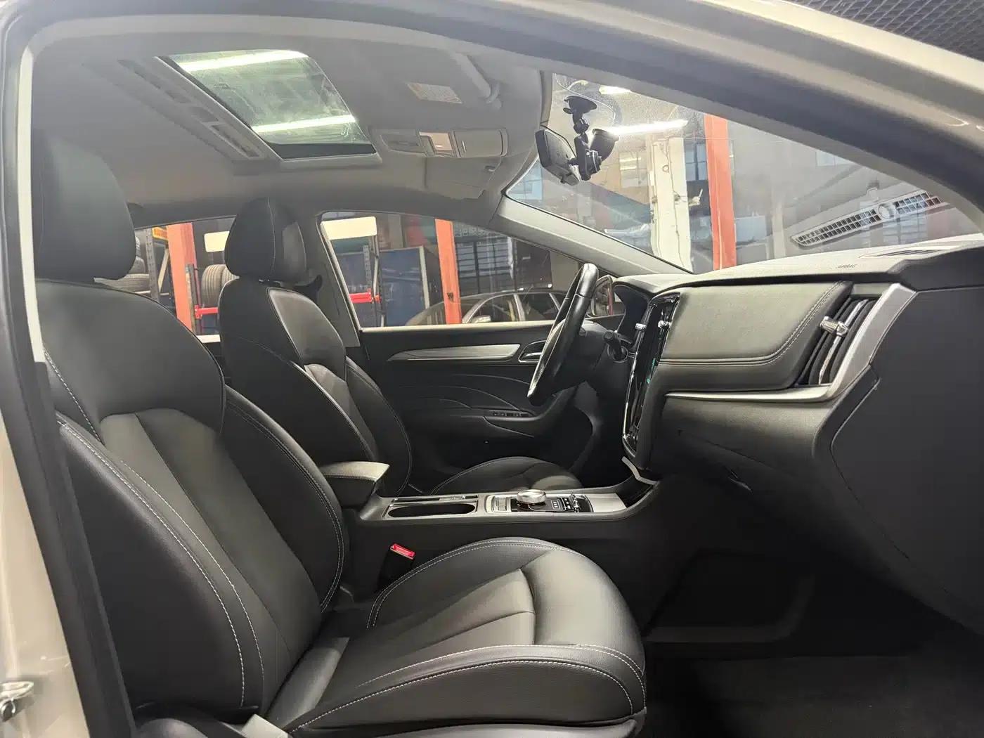 Roewe i6 New Energy 2017 45T Hybrid Connected Smart Edition — миниатюра 26