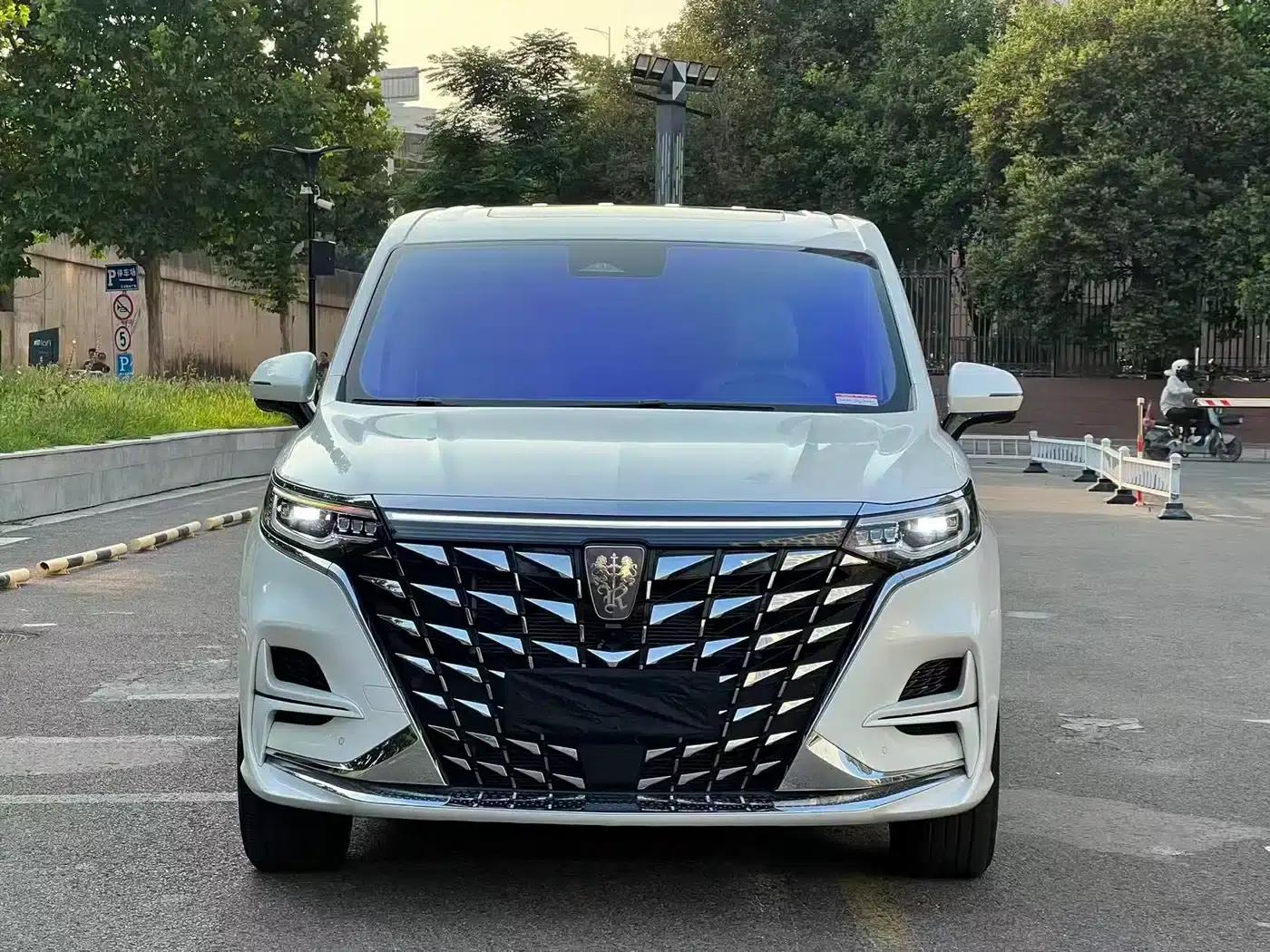 Roewe iMAX8 New Energy 2025 1.5T DMH Luxury Edition — миниатюра 2