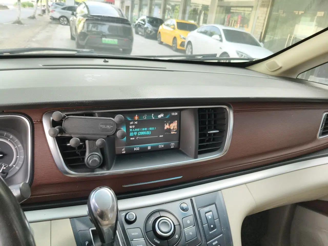 Buick GL8 2017 25S Luxury Version China V Standard — миниатюра 13