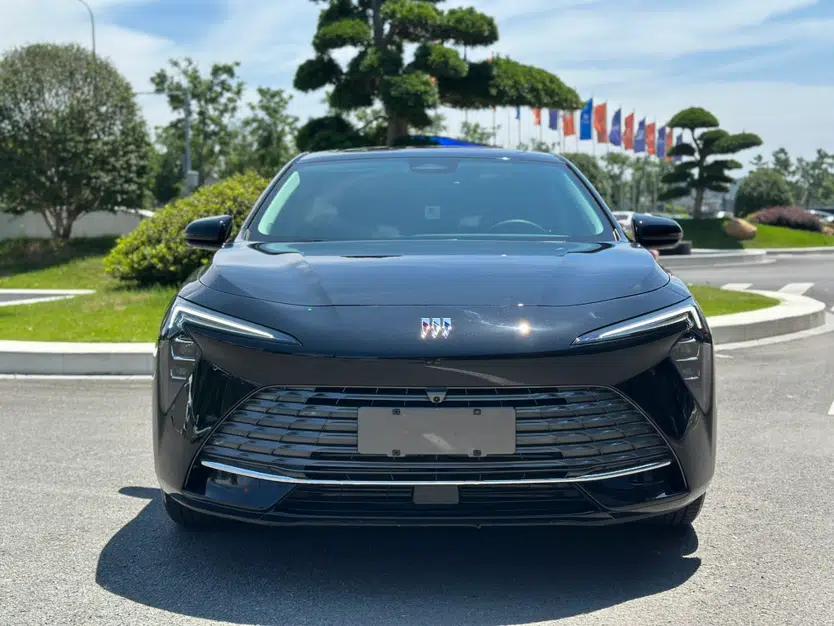 Buick LaCrosse 2024 28T Luxury Edition — миниатюра 3