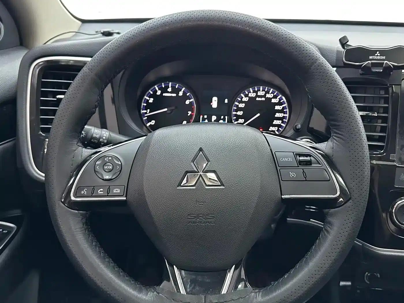 Outlander 2021 2.0L 2WD Enjoy Edition 5-seater — миниатюра 12