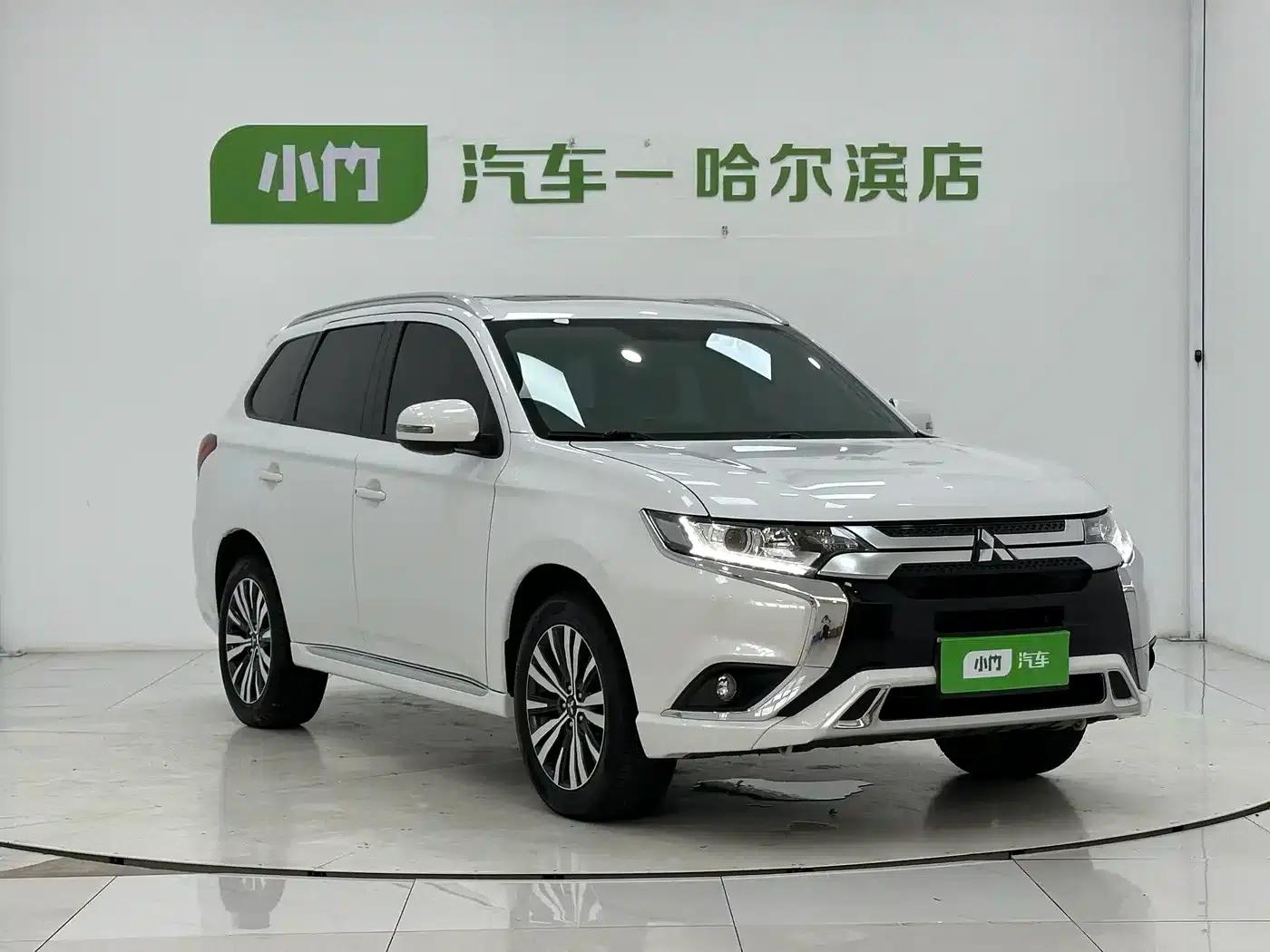 Outlander 2021 2.0L 2WD Enjoy Edition 5-seater — миниатюра 3