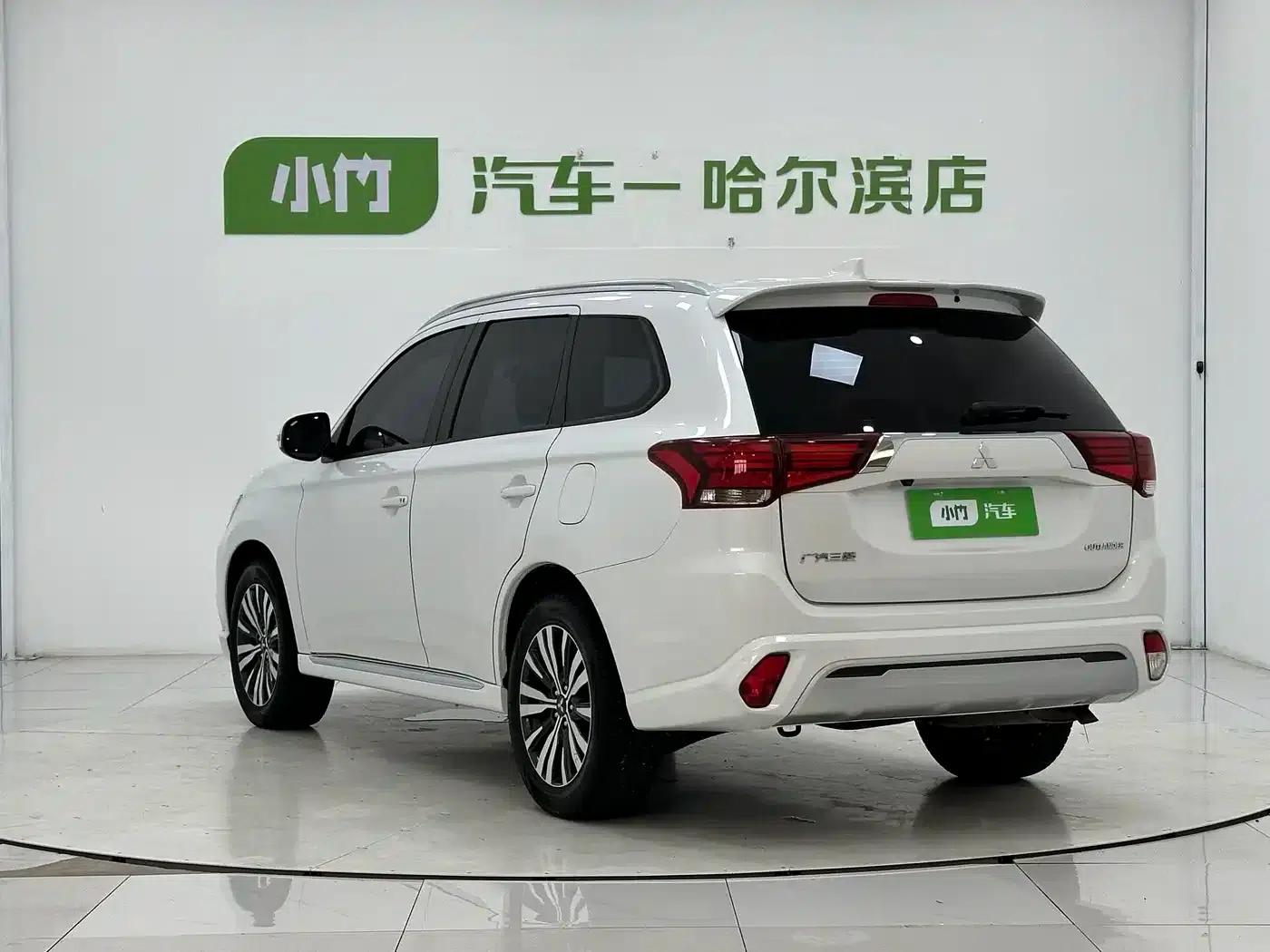 Outlander 2021 2.0L 2WD Enjoy Edition 5-seater — миниатюра 4