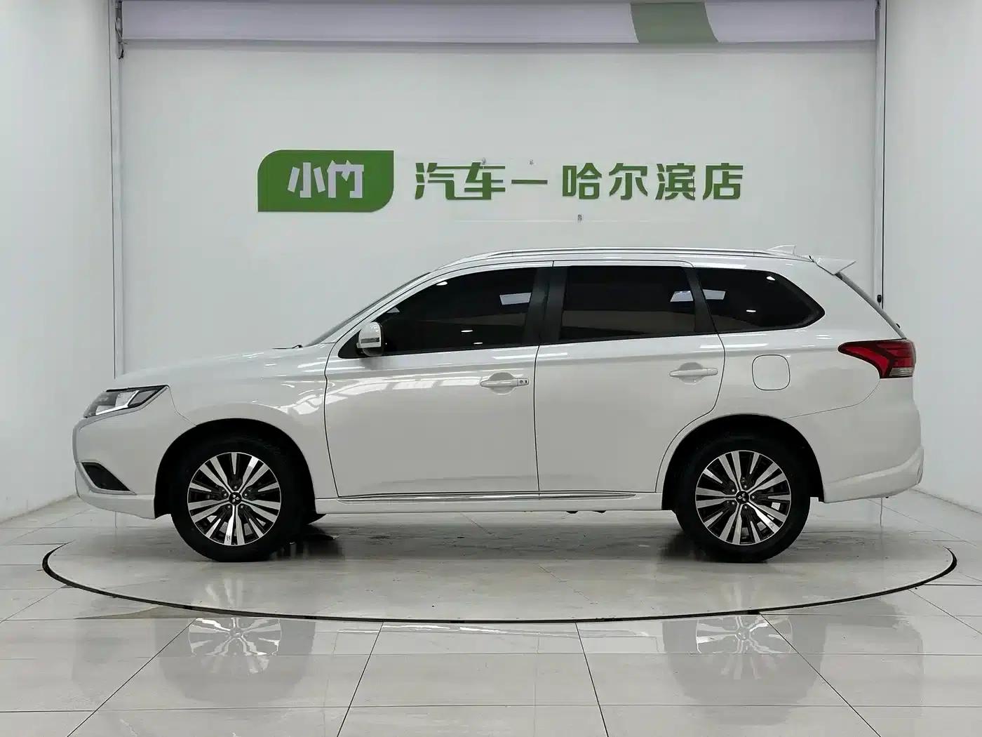 Outlander 2021 2.0L 2WD Enjoy Edition 5-seater — миниатюра 5