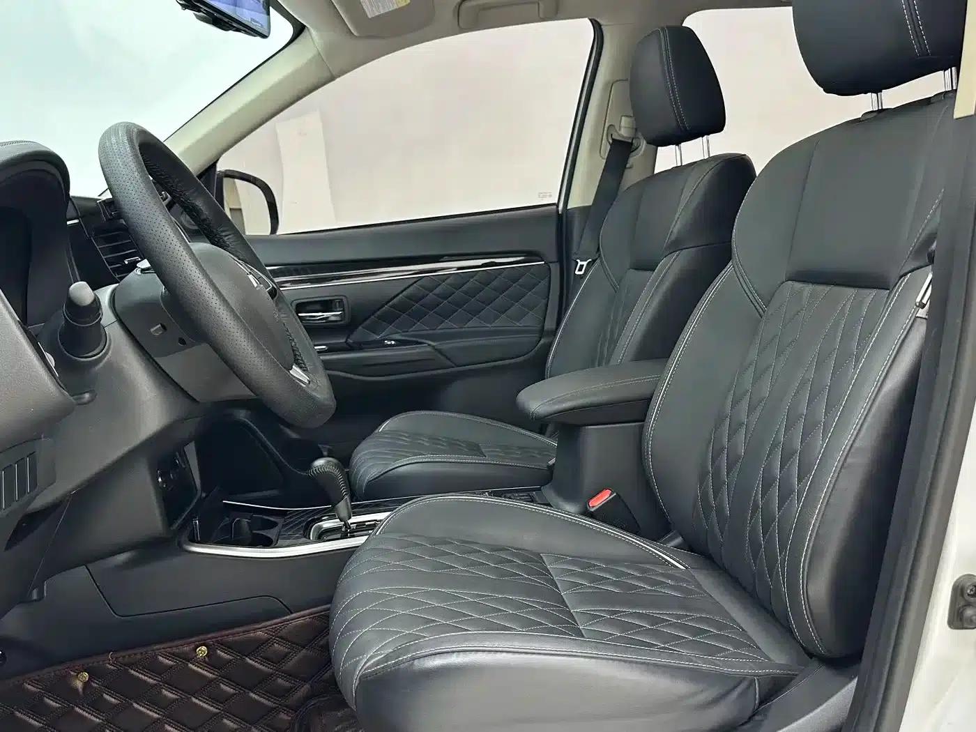 Outlander 2021 2.0L 2WD Enjoy Edition 5-seater — миниатюра 7