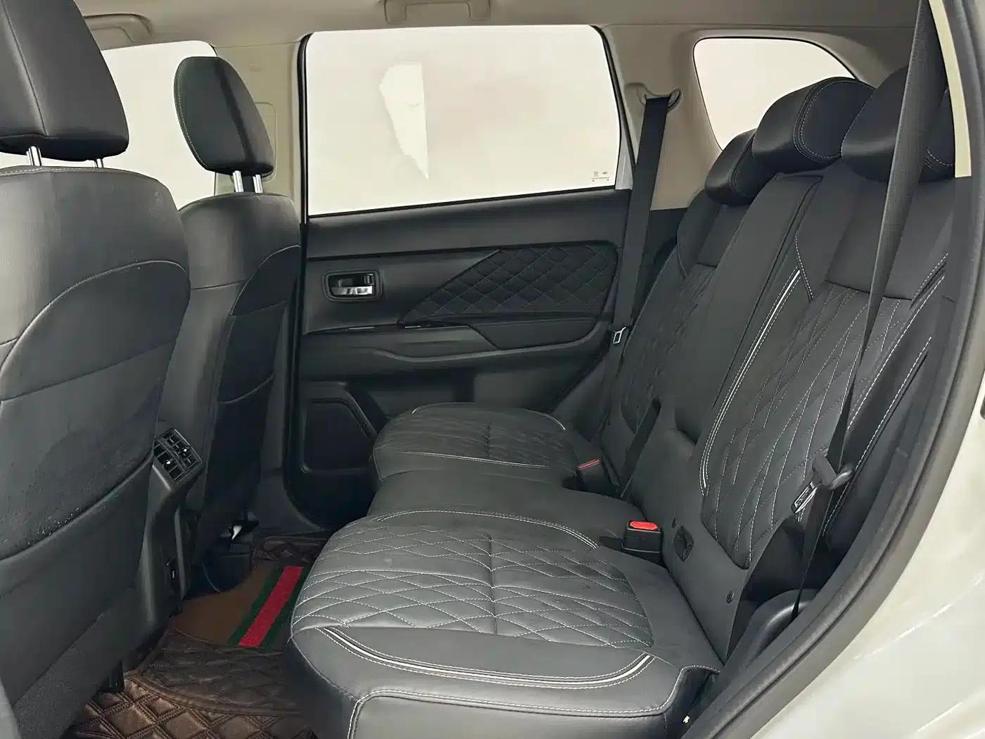 Outlander 2021 2.0L 2WD Enjoy Edition 5-seater — миниатюра 8