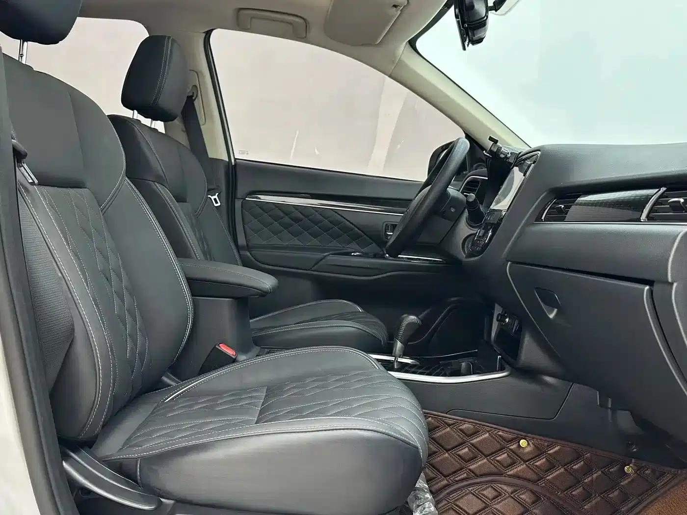 Outlander 2021 2.0L 2WD Enjoy Edition 5-seater — миниатюра 9