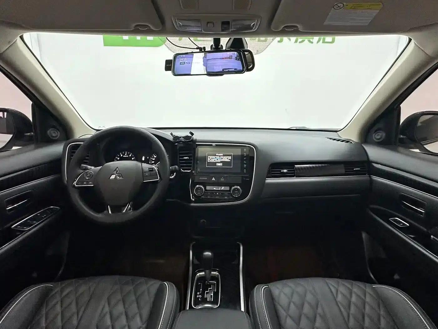 Outlander 2021 2.0L 2WD Enjoy Edition 5-seater — миниатюра 10