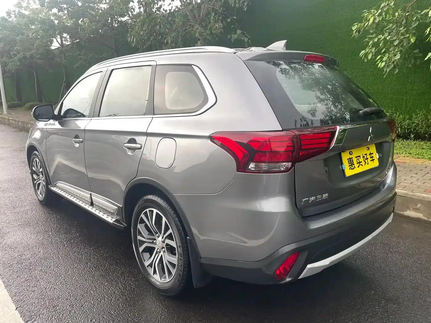Outlander 2018 2.0L 2WD Glory Edition 5-seater — миниатюра 13