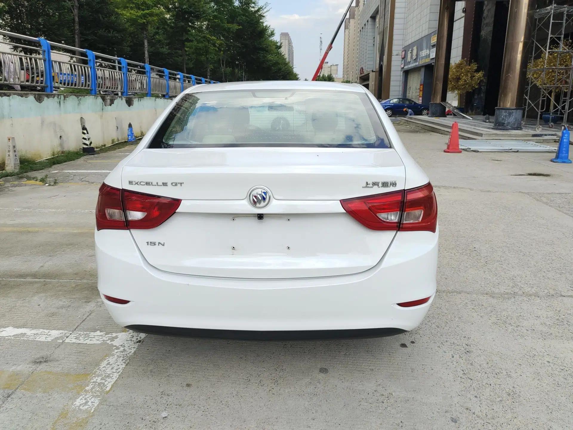 Buick GT 2017 15N Automatic Entry-Level Trim — миниатюра 5