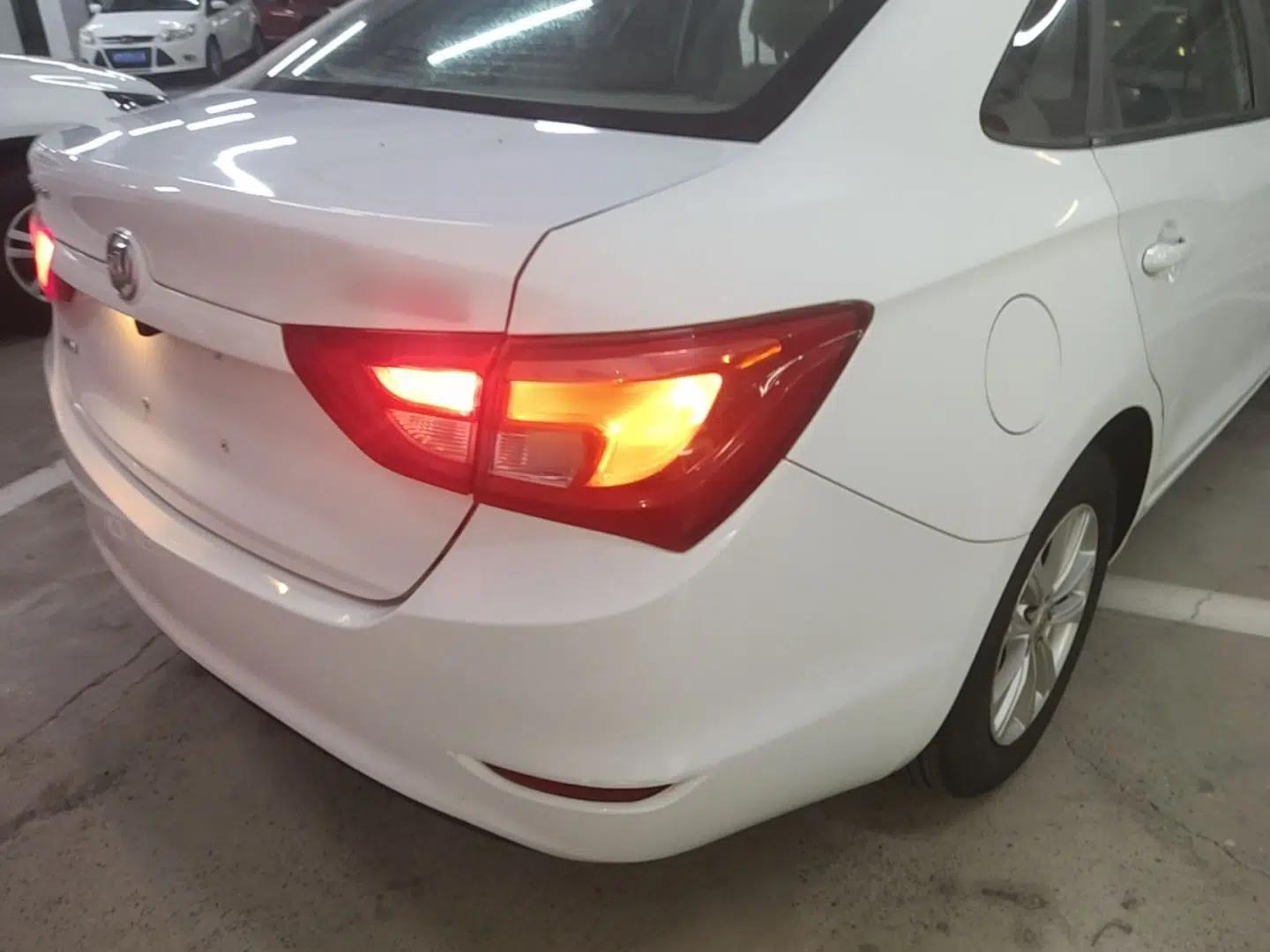 Buick GT 2017 15N Automatic Entry-Level Trim — миниатюра 9