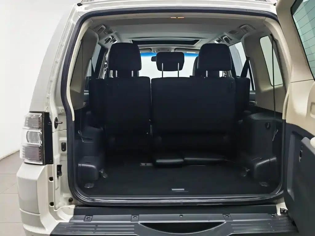 2014 Pajero (Imported) 3.0L Elite Super Edition — миниатюра 16
