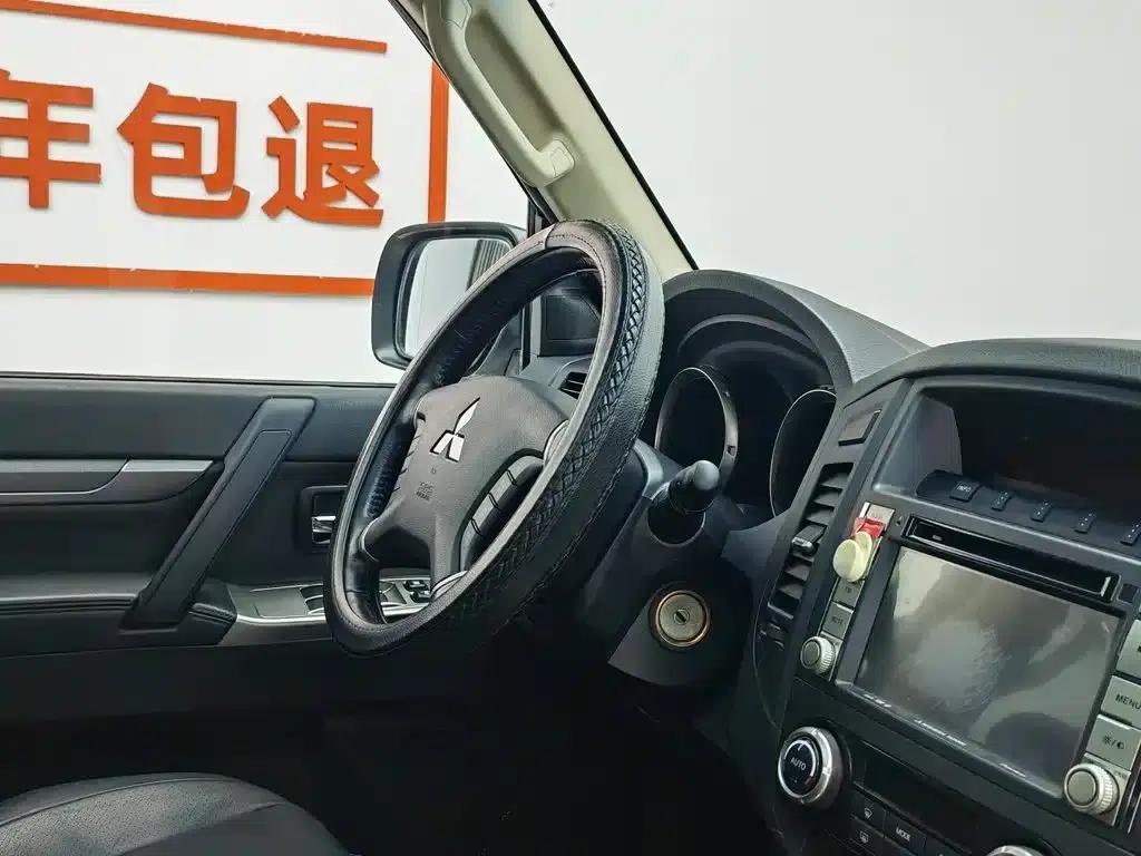 2014 Pajero (Imported) 3.0L Elite Super Edition — миниатюра 22